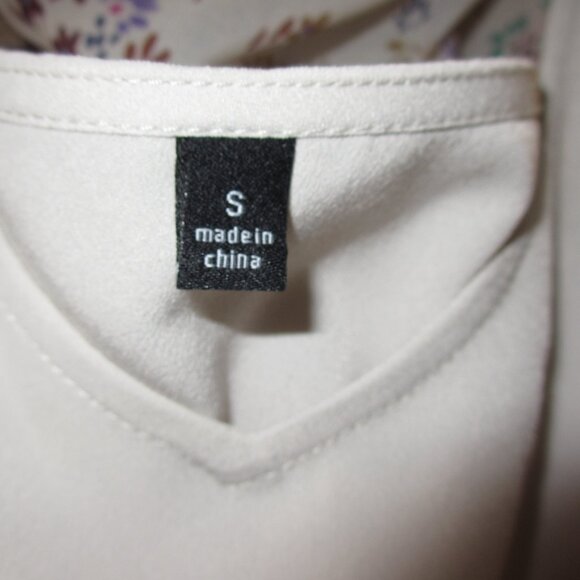 Cute CAbi Floral Semi Sheer Sleeveless Top with a built-in camisole - Picture 8 of 9